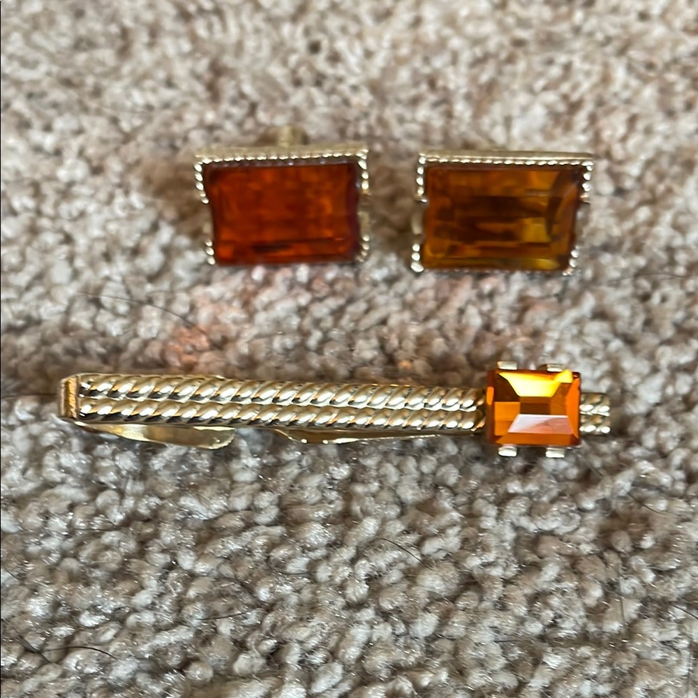 SWANK Vintage cuff links & tie clip Elegant Gold and Orange Jewelry Set
